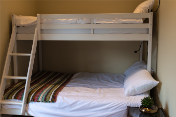 Poolewe Beach House, double bunk with single bunk above