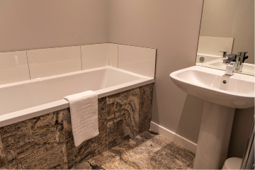 Poolewe Beach House, bathroom